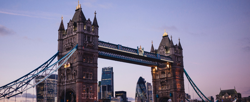 FTSE100: Brytyjski indeks traci od szczytu już ponad 7,5 proc.